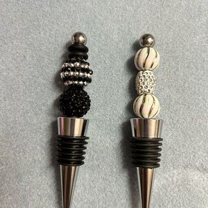 Elegant Wine Bottle Stoppers with Beaded Design